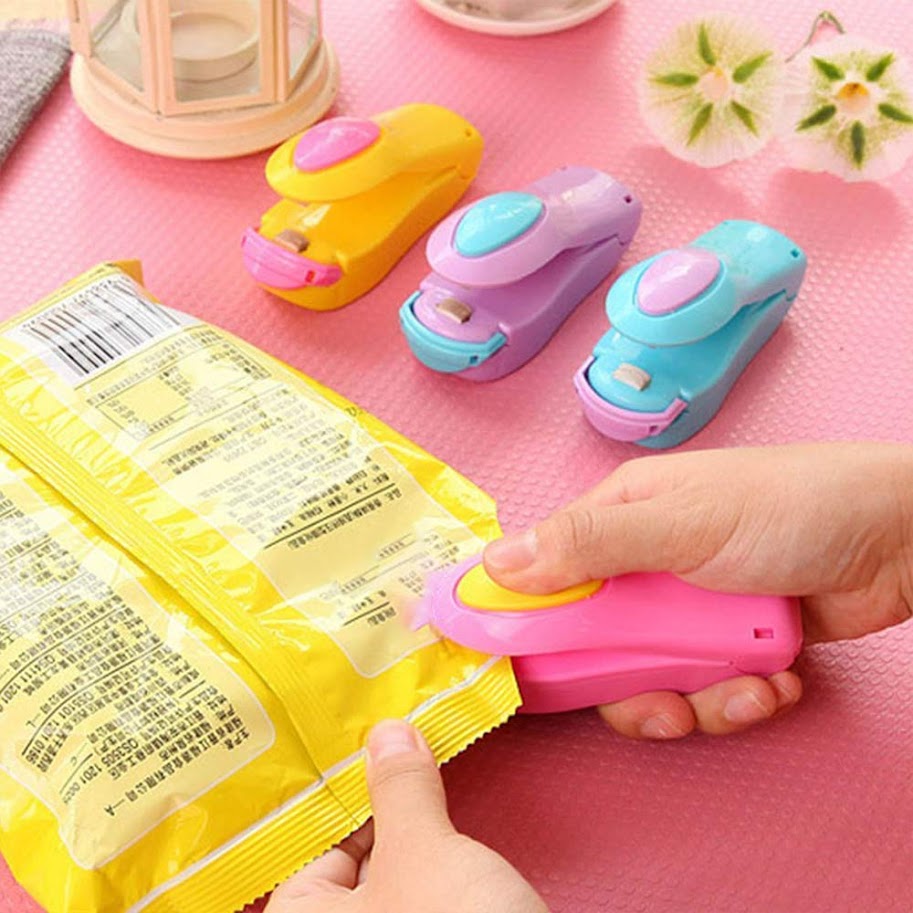 Portable mini heat sealing electric machine.